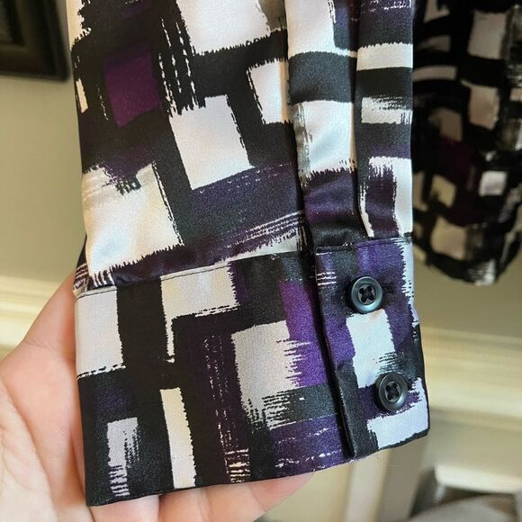 Chico’s Purple White Black Print Pintuck Satin Button Down Shirt sz 1 M/8 - Picture 6 of 6
